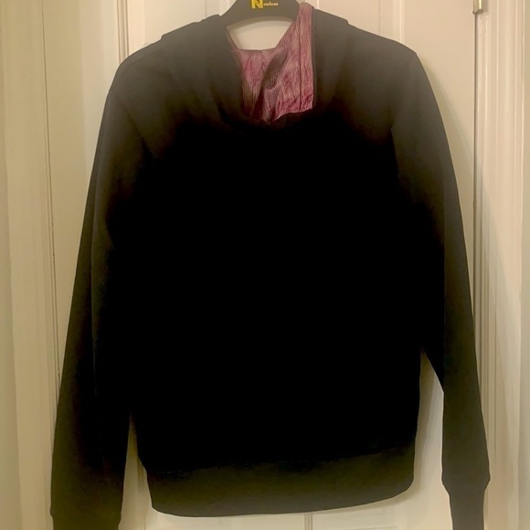 Under Armour Cold  gear hoodie size M black/pink like new - Picture 5 of 9
